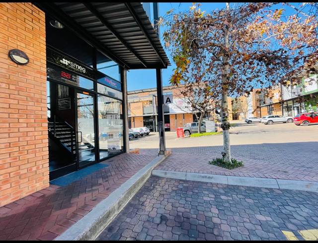 320M² RETAIL TO LET IN FOURWAYS